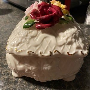 Vintage Porcelain White Trinket Box With Red Yellow Pink Roses Gold Trim